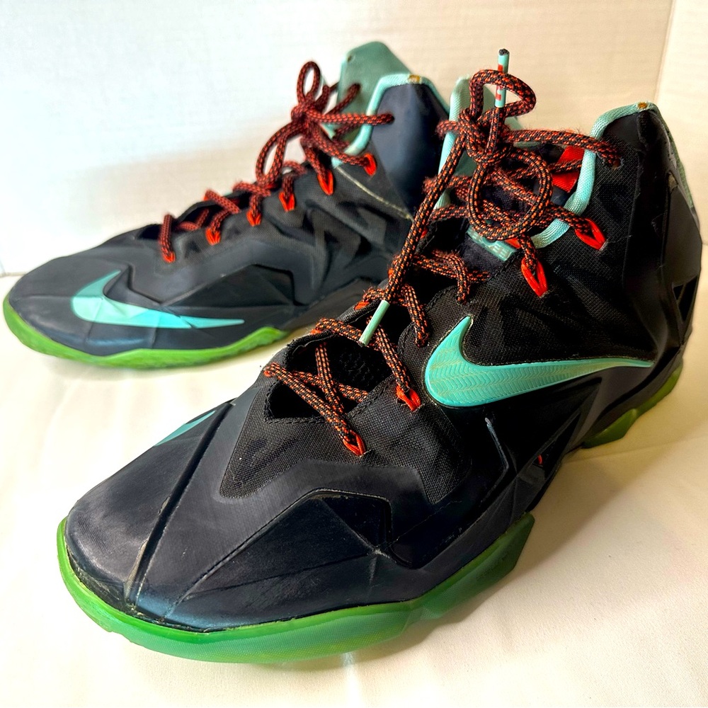 NIKE Lebron Xi 11 Diffused Jade Sneakers Size 13 616175-004